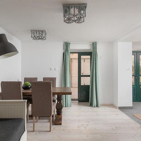 Apartment Coastal Villa Макарска Экстерьер фото