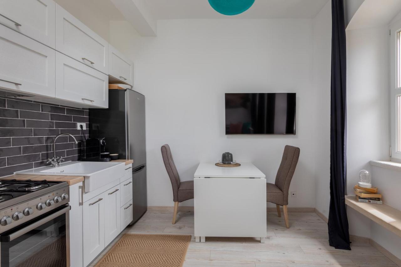 Apartment Coastal Villa Макарска Экстерьер фото